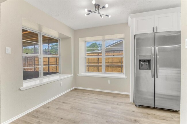 Building Photo - 9611 Camrose Ct