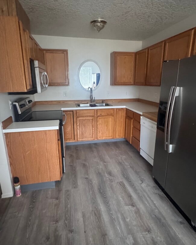 Building Photo - 509 7th St S