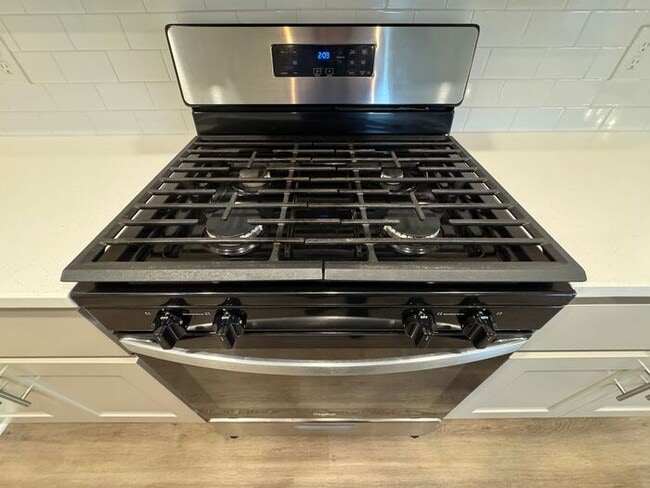 Building Photo - Extra Square footage, Mountain Views