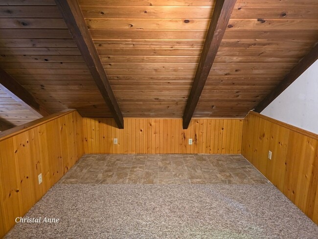 Building Photo - Waterfront 1 bedroom with a loft