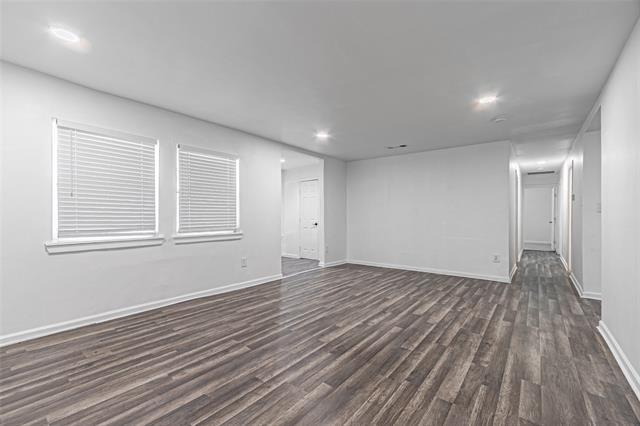 Building Photo - 605 Lloyd