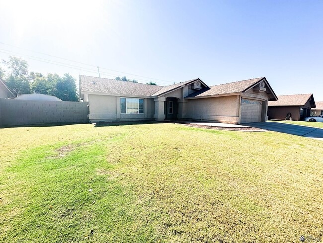 Building Photo - 3555 W 15th Ln