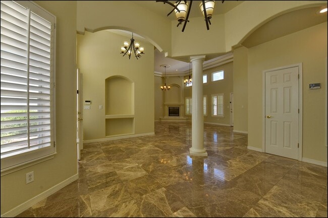 Building Photo - Available to view!