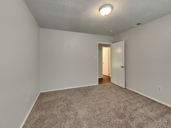 Building Photo - 1202 Neptune Dr
