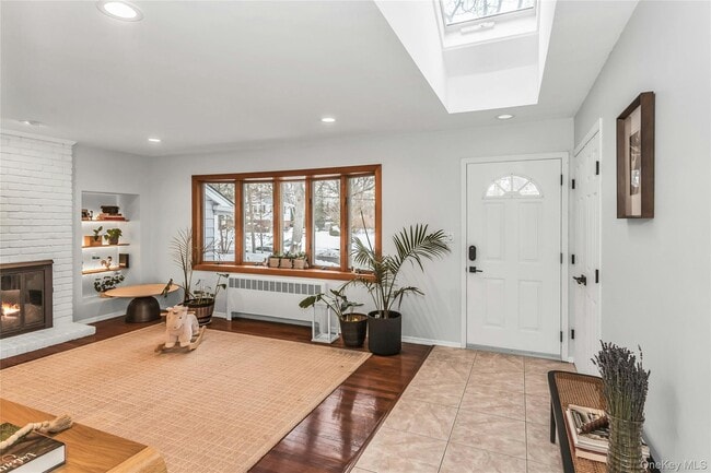 Building Photo - 88 Burton Ln