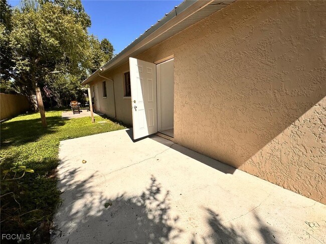 Building Photo - 16363 Teresa Ln