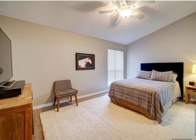 Building Photo - 9518 Topridge Dr