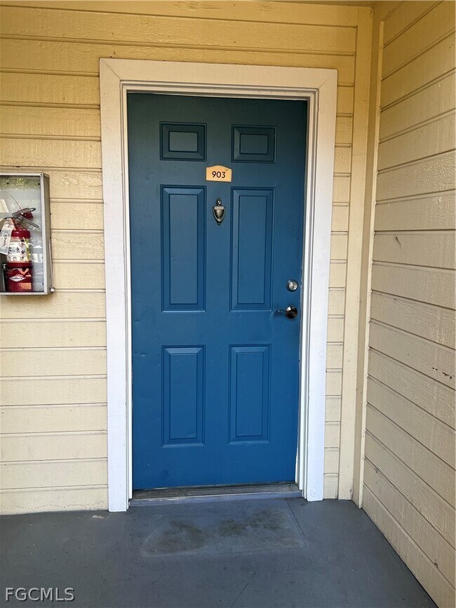 Building Photo - 12571 Equestrian Cir