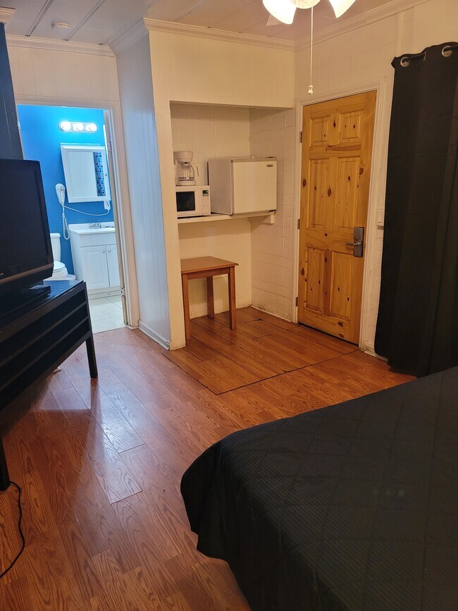 Primary Photo - 135 Avenida Algodon