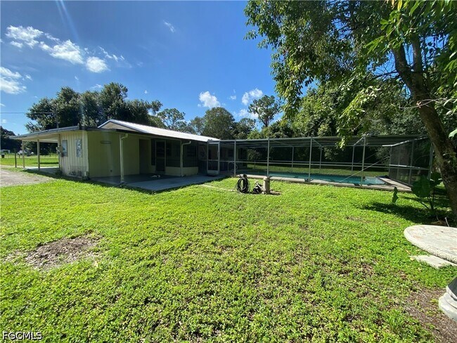 Building Photo - 7906 Suncoast Dr