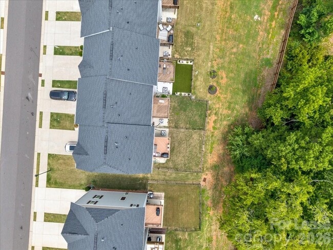Building Photo - 2611 Grantham Place Dr
