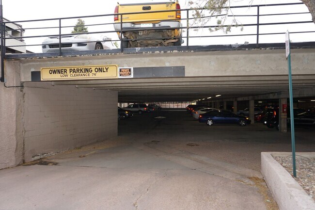 Building Photo - 3 BED CONDO,  WATER INCLUDED IN RENT