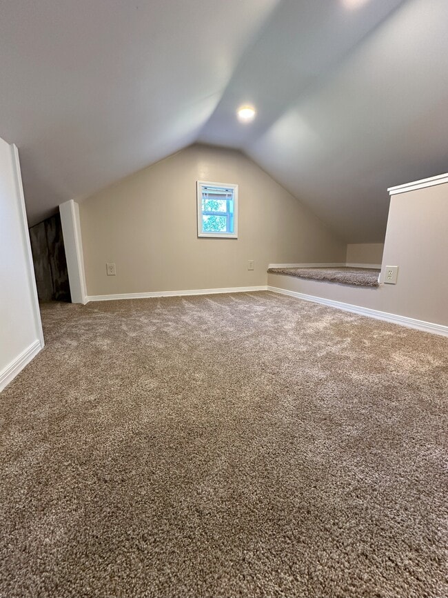 Building Photo - 2273 S County Line Rd