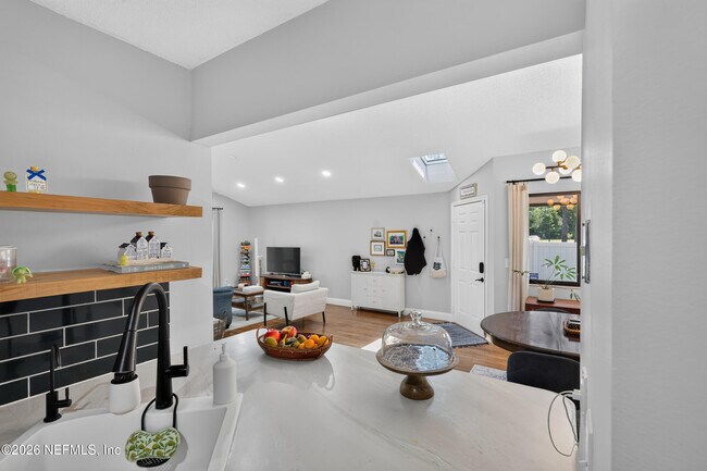 Building Photo - 9351 Arbolita Way