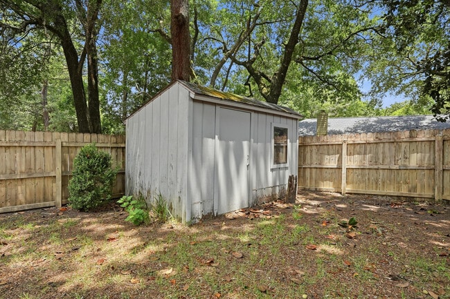 Building Photo - 519 Matthew St