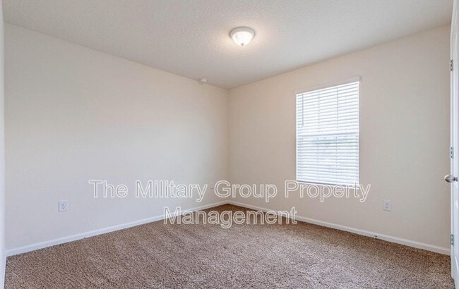 Building Photo - 6914 Sandle Dr