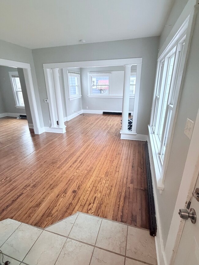 Building Photo - 564 Shroyer Rd