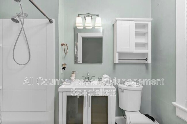 Building Photo - 1035 Kinard Ct