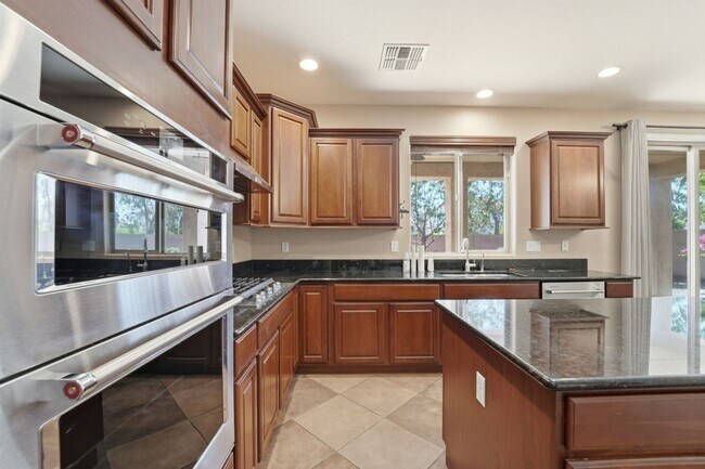 Building Photo - Spacious 3-Bedroom + Loft Home with Mountain Views in Stetson Valley