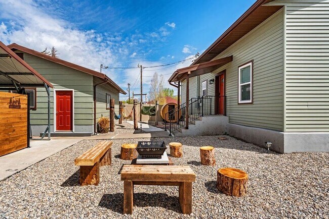 Building Photo - 187 N 300 W