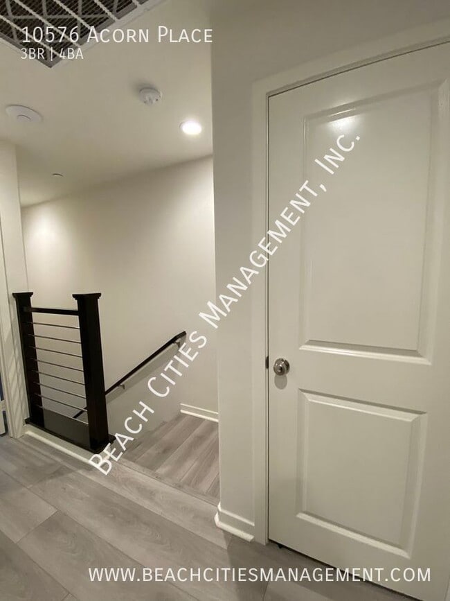 Building Photo - 10576 Acorn Pl