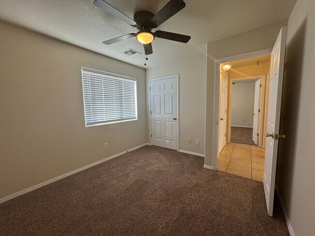 Building Photo - Charming 3-Bed 2-Bath Home on Spacious Lot...