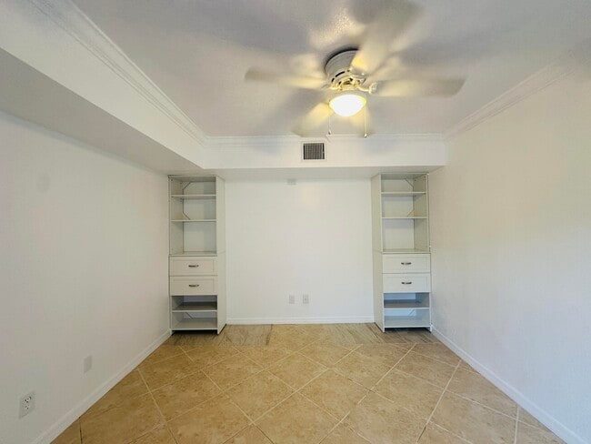 Building Photo - 8559 Boca Rio Dr
