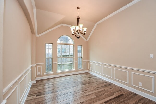 Building Photo - 10523 Texas Sage Way
