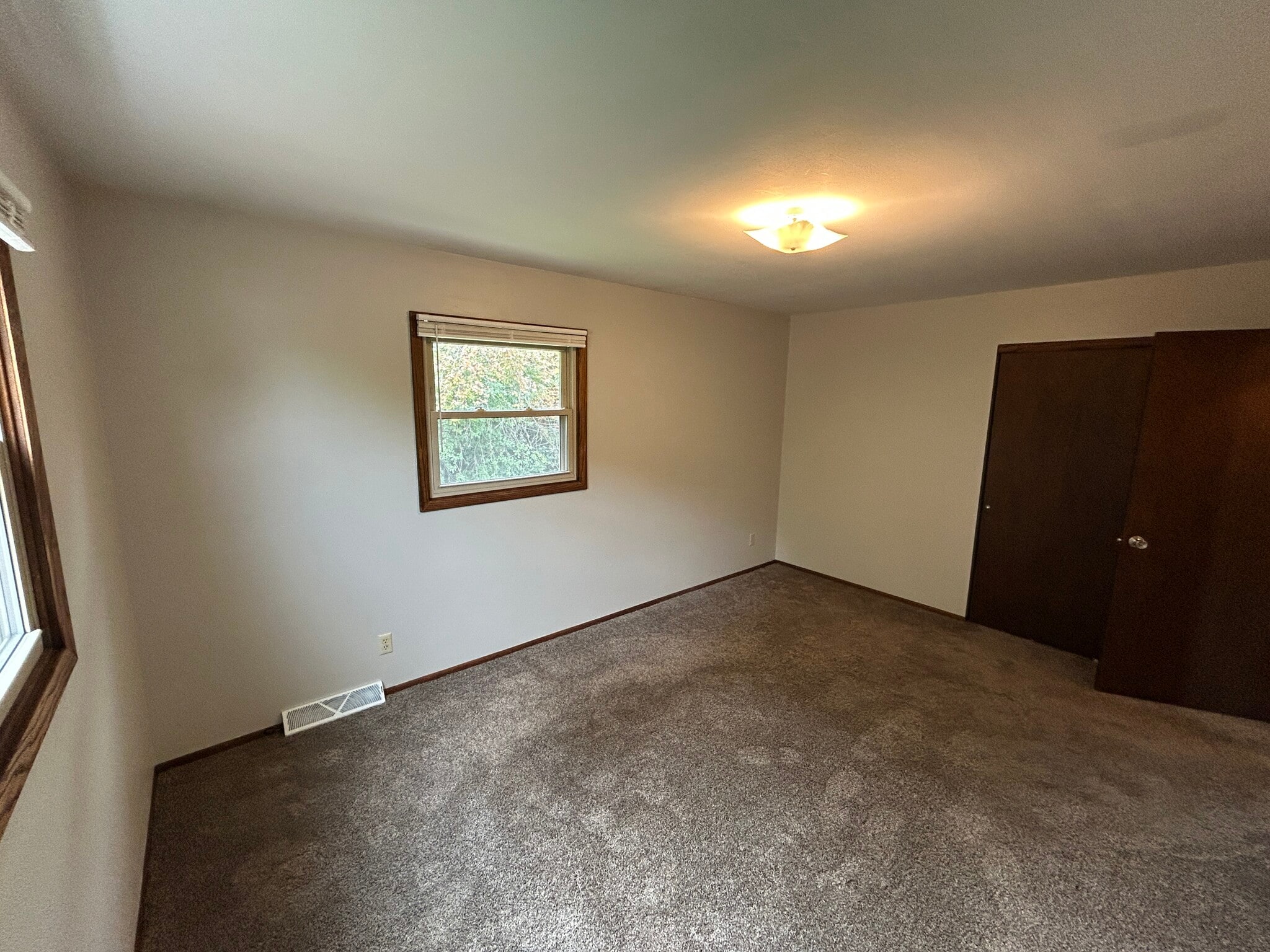 Building Photo - 2709 Albany Ct