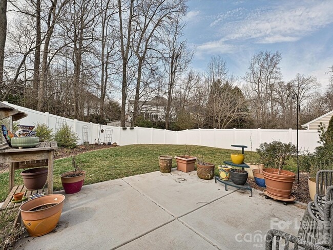 Building Photo - 17405 Caldwell Track Dr