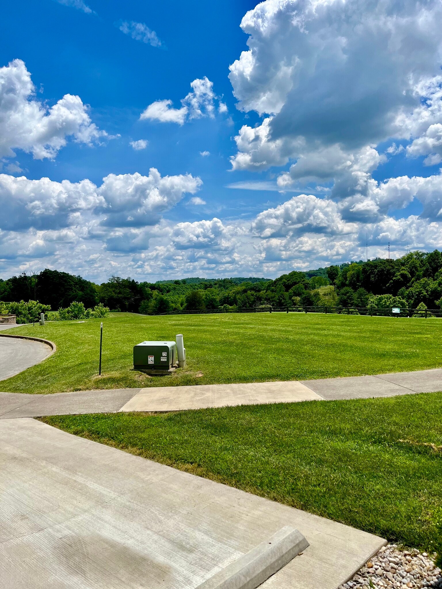 Building Photo - 85 Melrose Dr