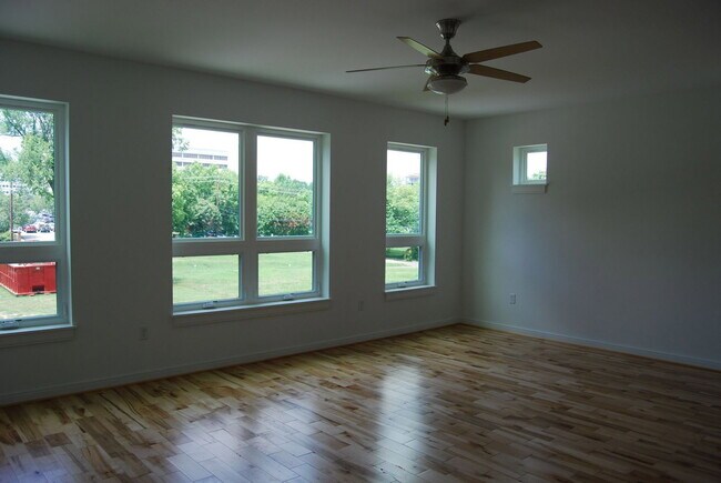 Building Photo - 1109 Porter St