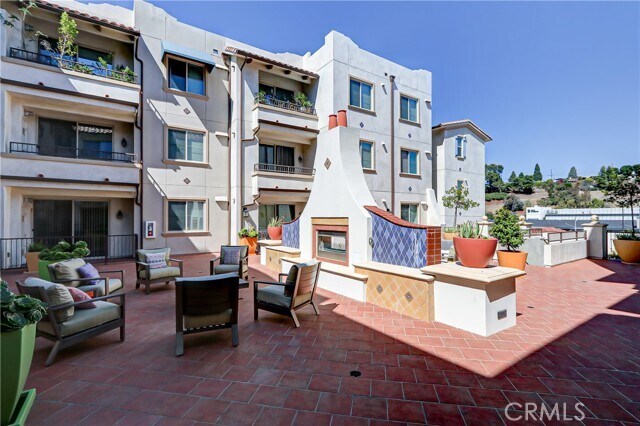 Building Photo - 627 Deep Valley Dr