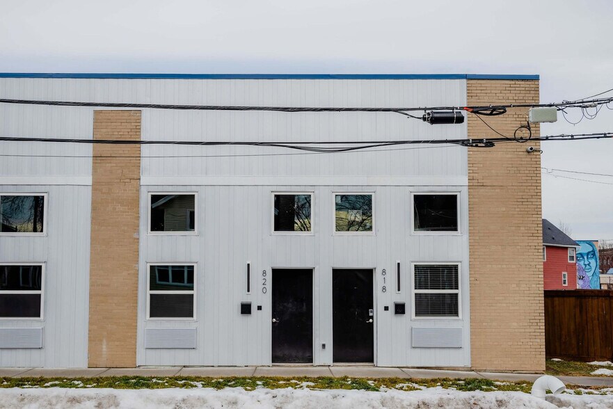 Building Photo - 219 S Badger Ave