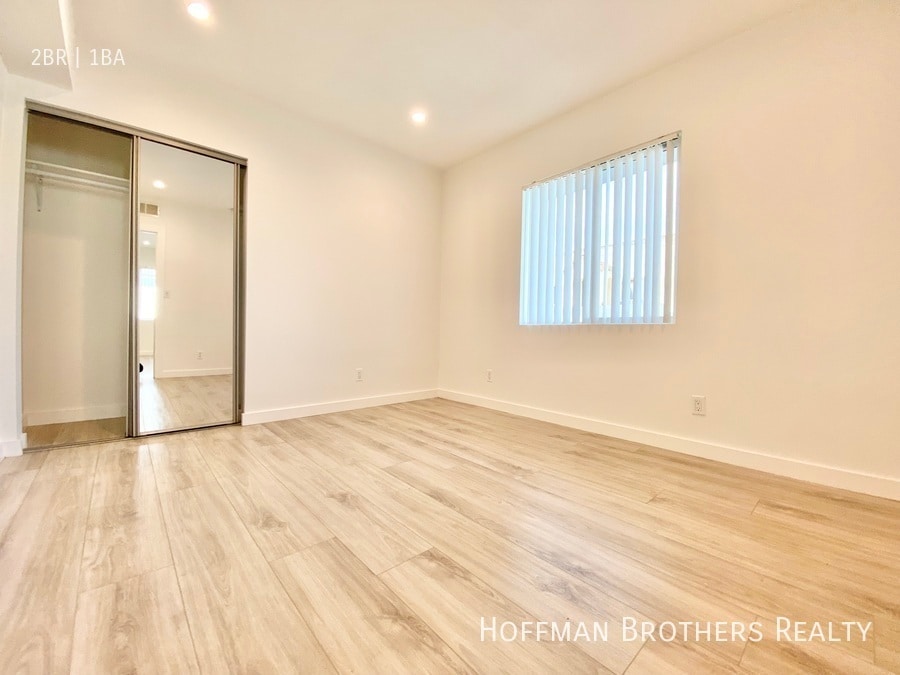 Building Photo - 5732 Aldama St