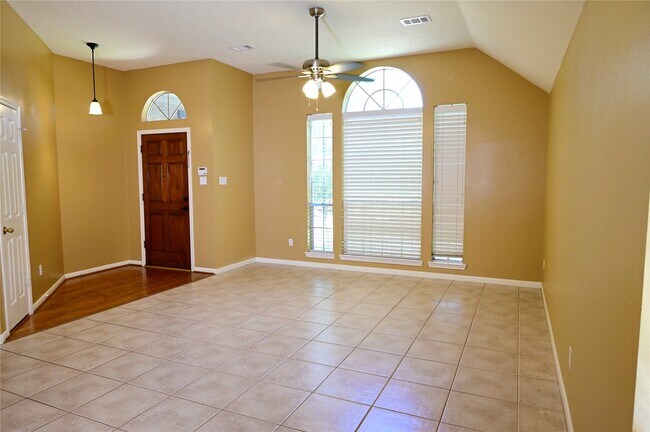 Building Photo - 4530 Topaz Trail Dr