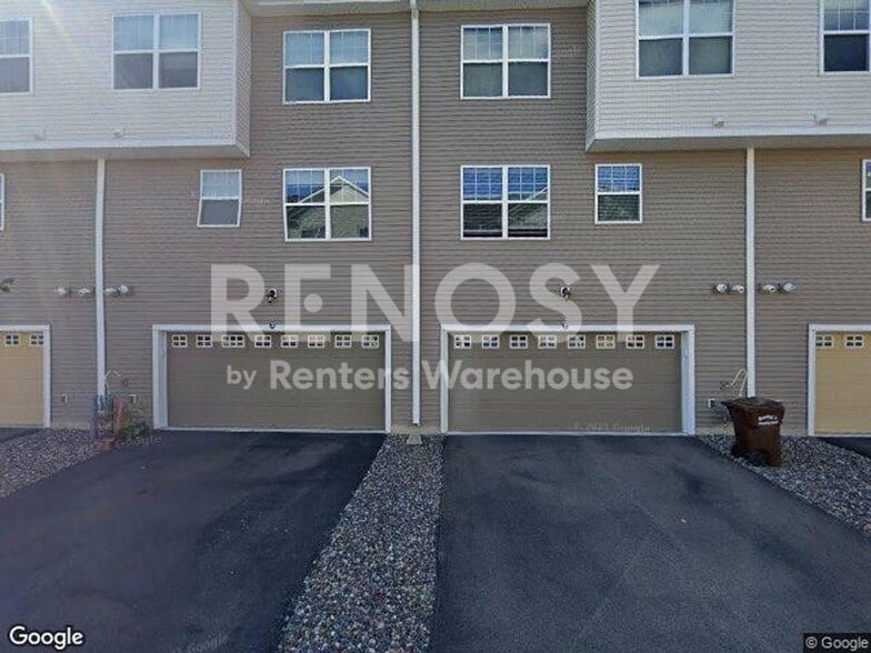 Building Photo - 9580 Madison Dr