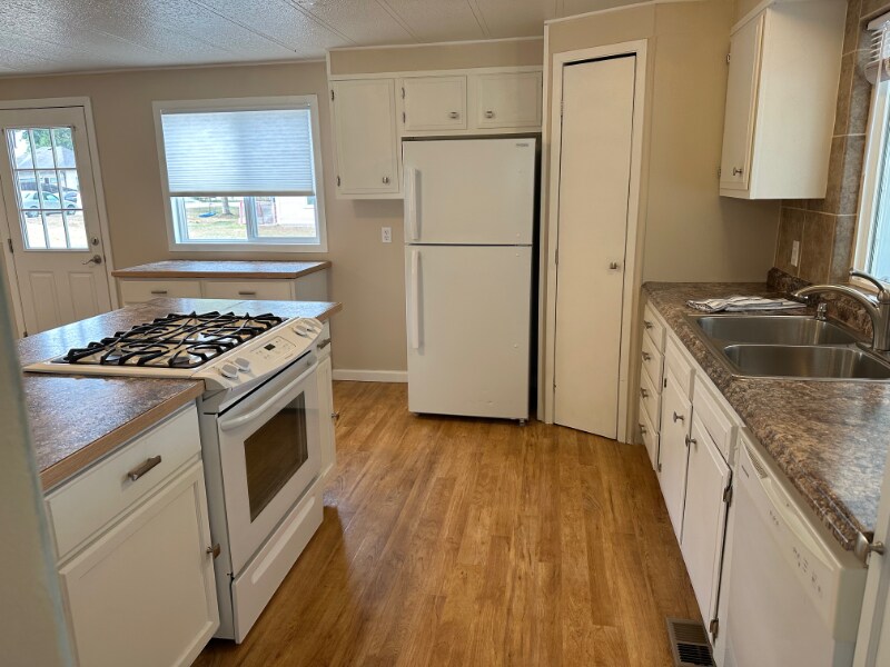 Building Photo - 4020 Kern St