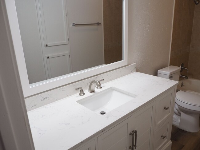 Building Photo - 3 Bed 2 Bath in Fort Worth