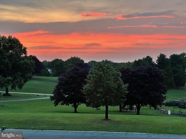 Building Photo - 2713 Wesleyan Dr