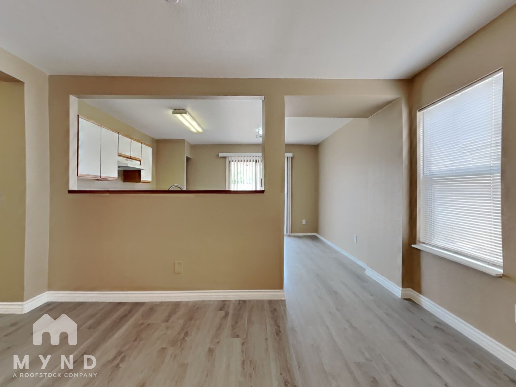 Building Photo - 11793 W Dahlia Dr