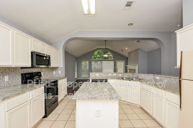 Building Photo - 6208 Bowin Dr