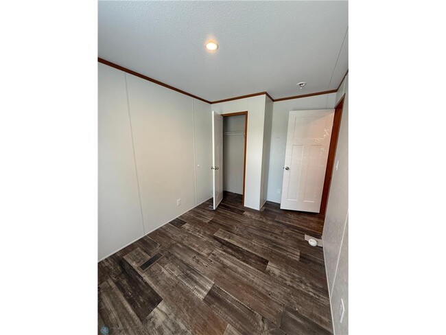 Building Photo - 1224 15th Ave N