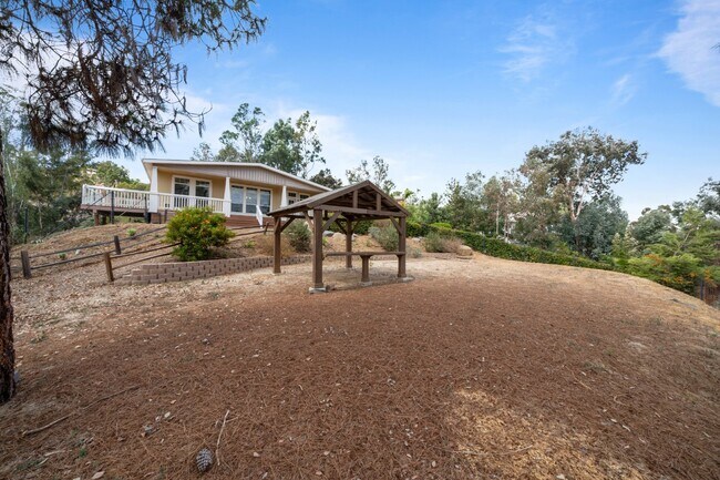 Building Photo - Escondido -Beautiful San Pasqual area ,Spa...