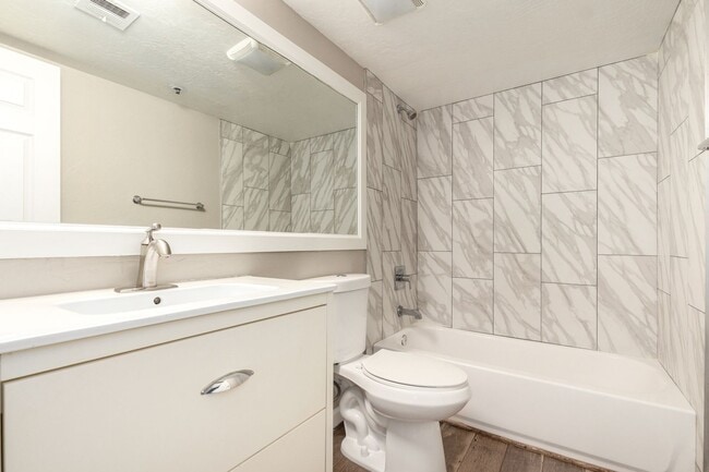 Building Photo - New Listing in Scottsdale