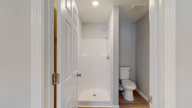 Building Photo - Historic Charm Meets Modern Comfort – 1BR Apartment Available