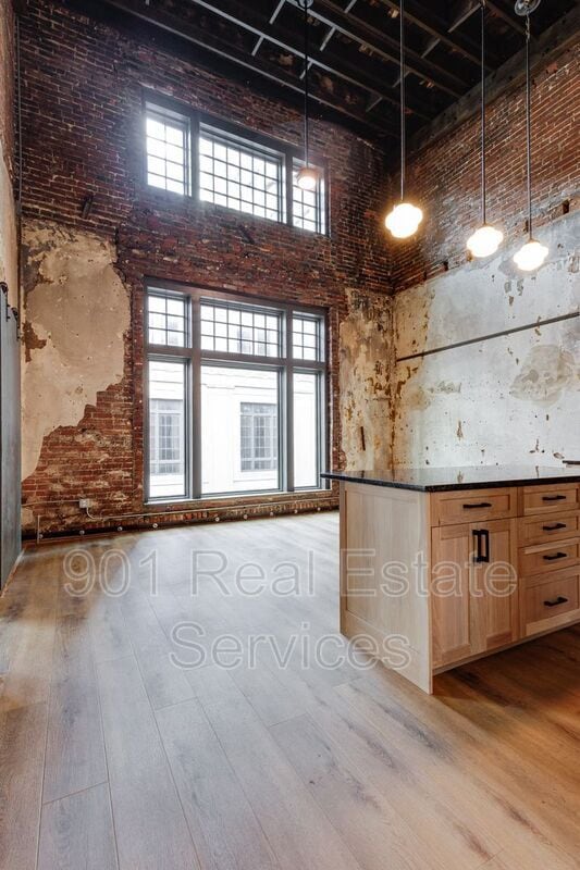 Building Photo - 124 Monroe Ave