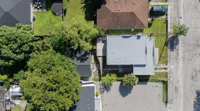 Building Photo - 1601 NW 50th St
