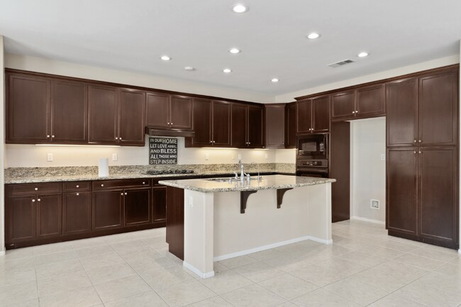 Building Photo - 35848 Nonnie Dr