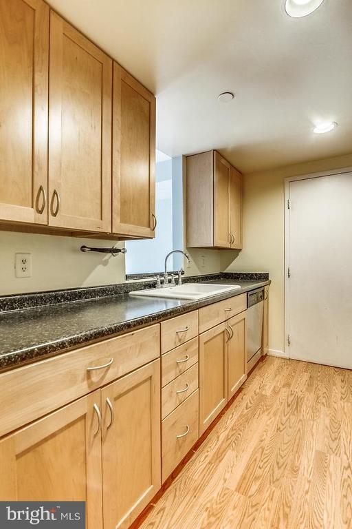 Building Photo - 1530 Key Blvd